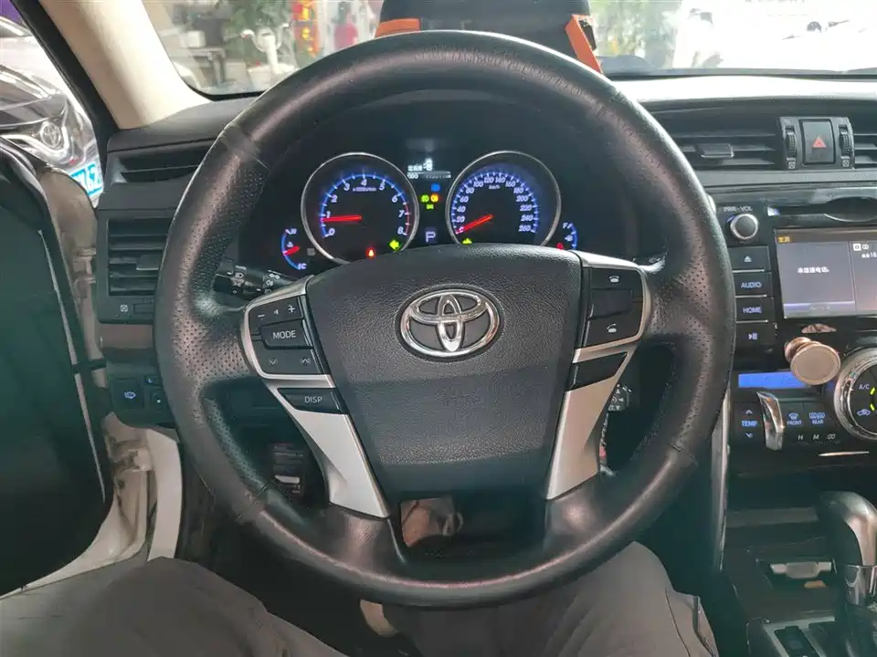 Toyota Reiz