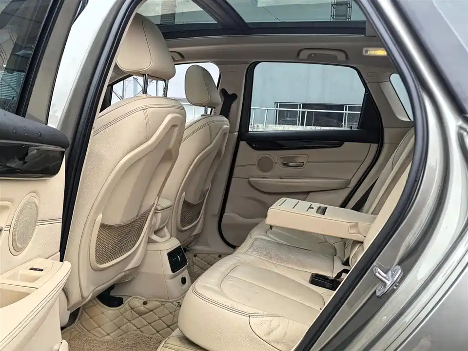 BMW 2 series station wagon