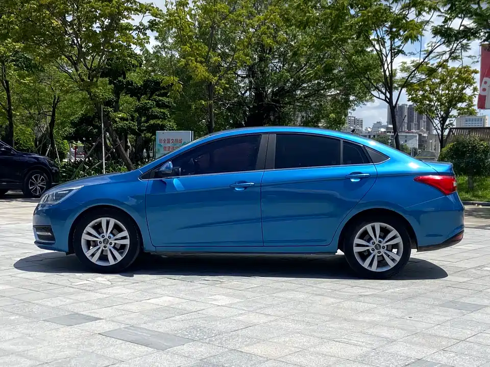 Chery Arrizo 5