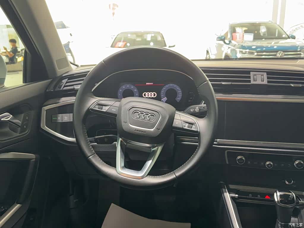 Audi Q3, 2020 все фото