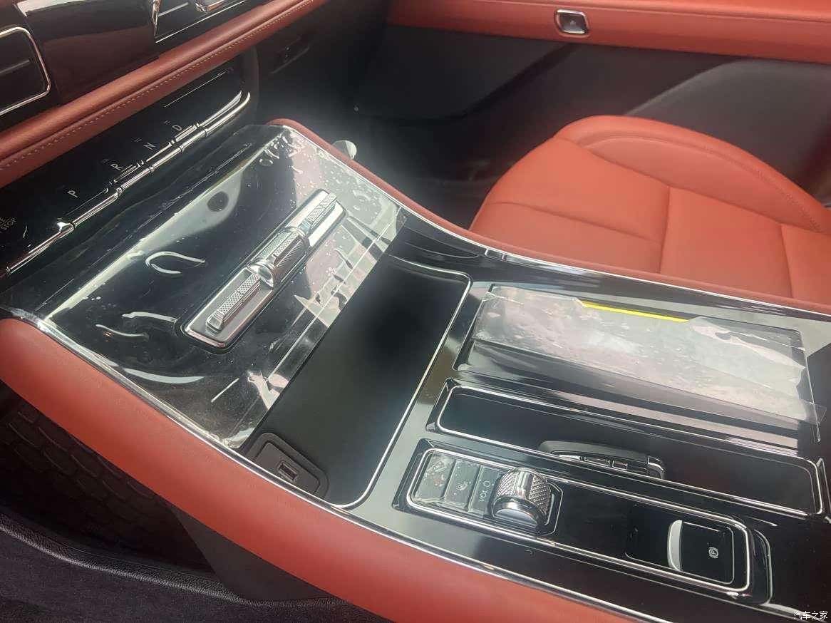Lincoln Aviator, 2025 9