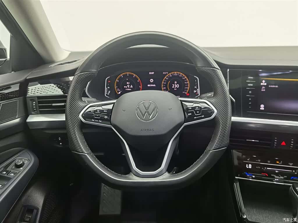 Volkswagen Passat, 2023 11