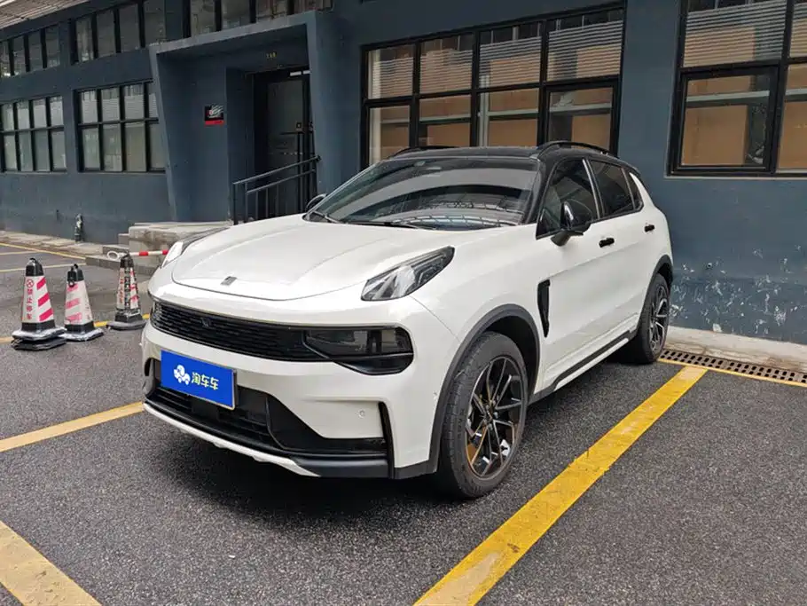 Lynk & Co 01