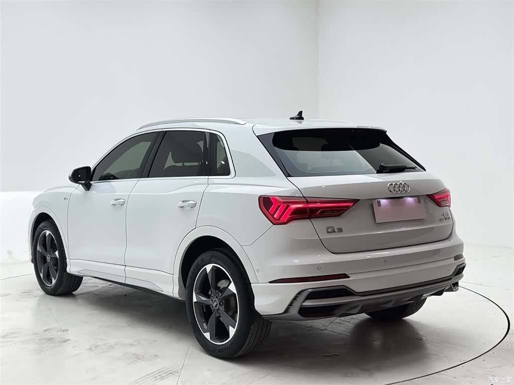 Audi Q3, 2022 4