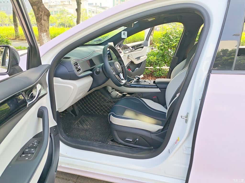 BYD Qin, 2022 14