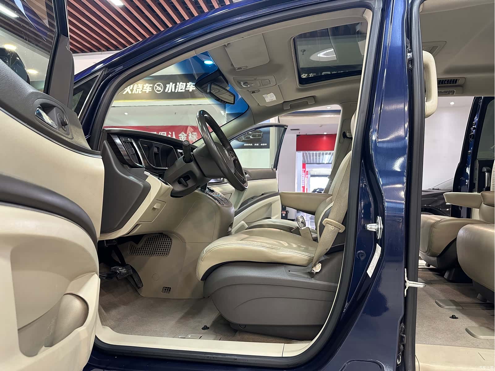 Buick GL8, 2012 7