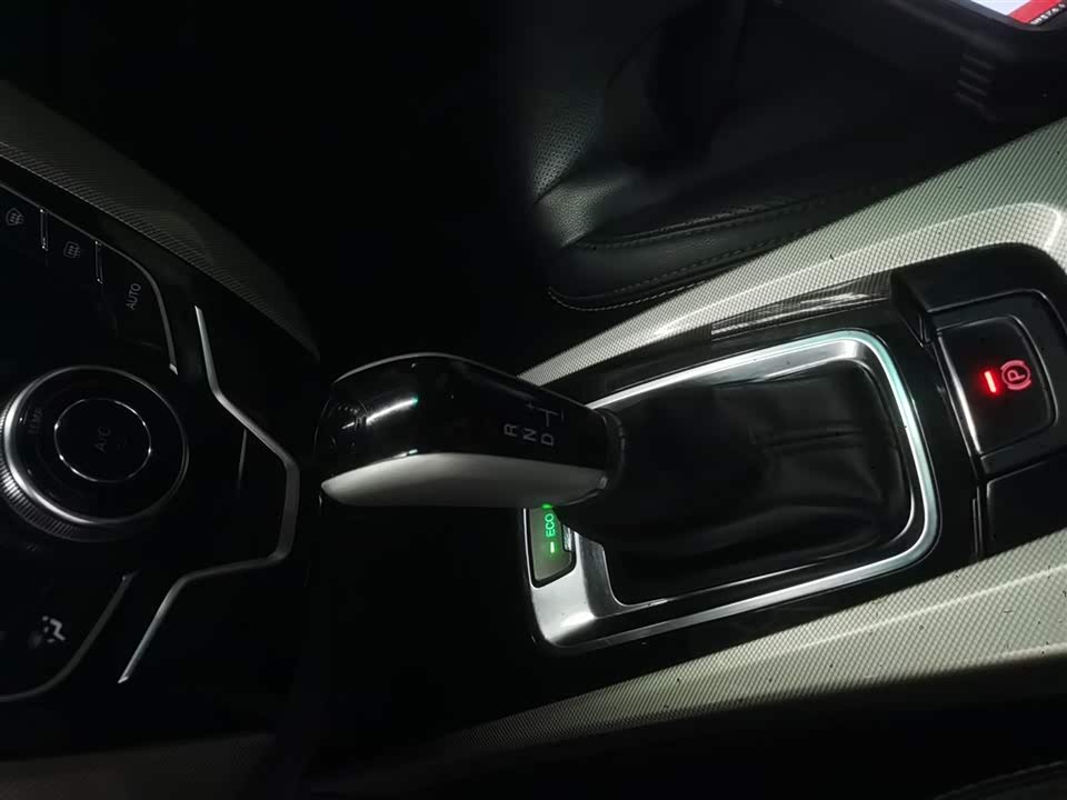 Luxgen Excellent 6 SUV