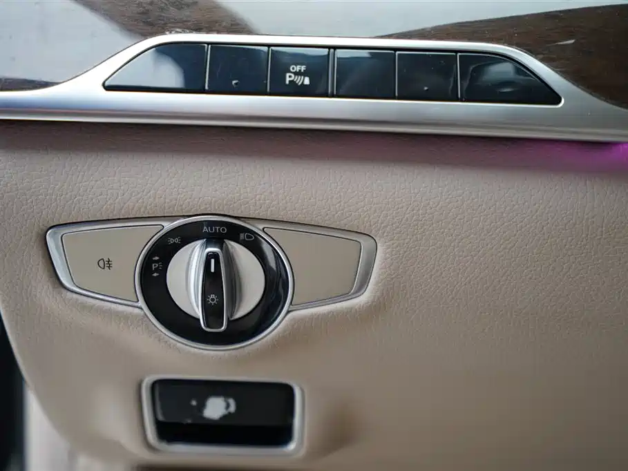 Mercedes-Benz S-class Mercedes-Benz S-class