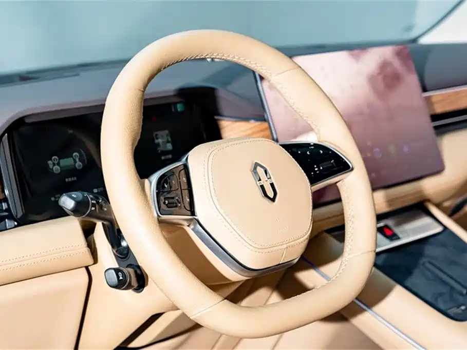 AITO Ask the world M7