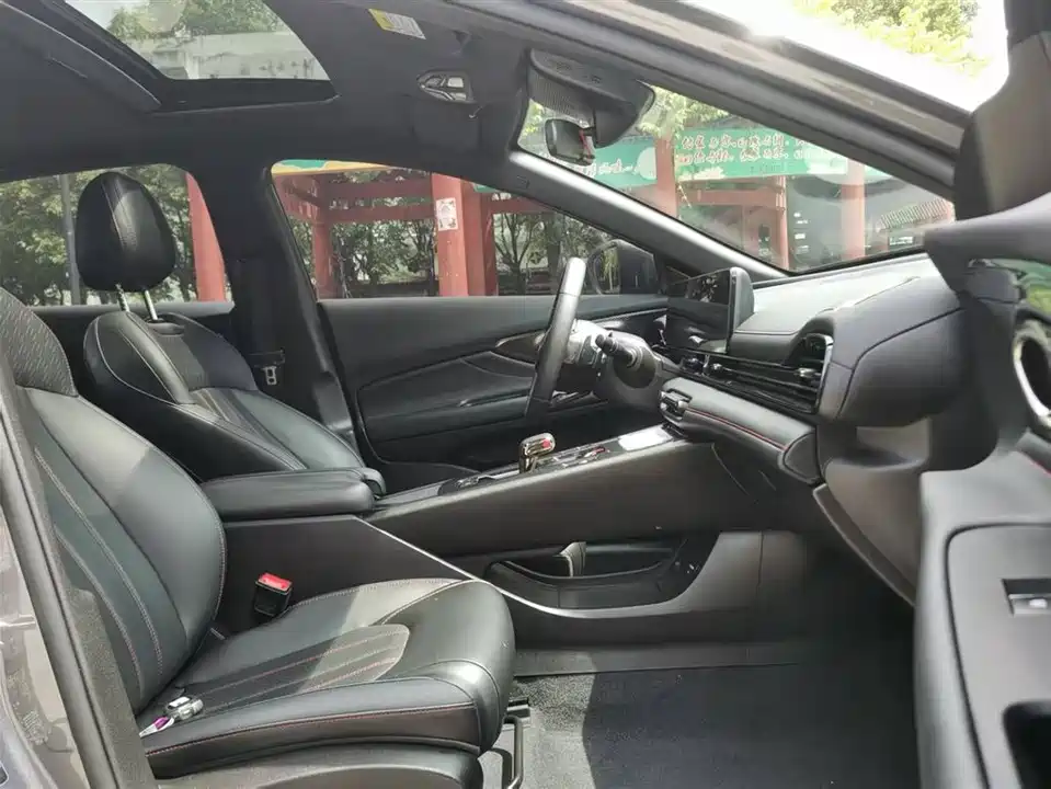 Trumpchi Shadow Leopard