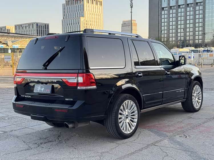 Lincoln Navigator