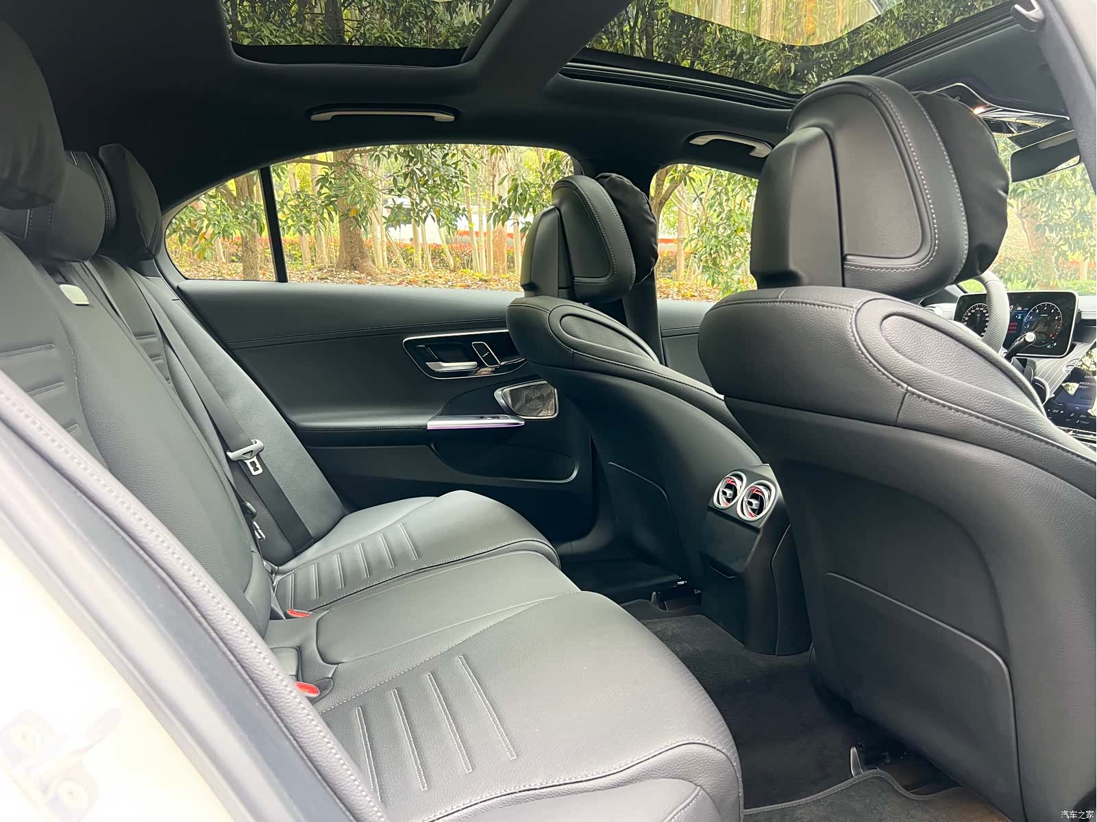 Mercedes-Benz C-Class, 2026 17