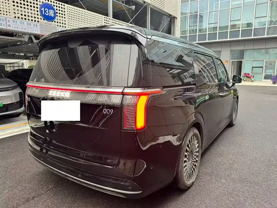 Zeekr 009