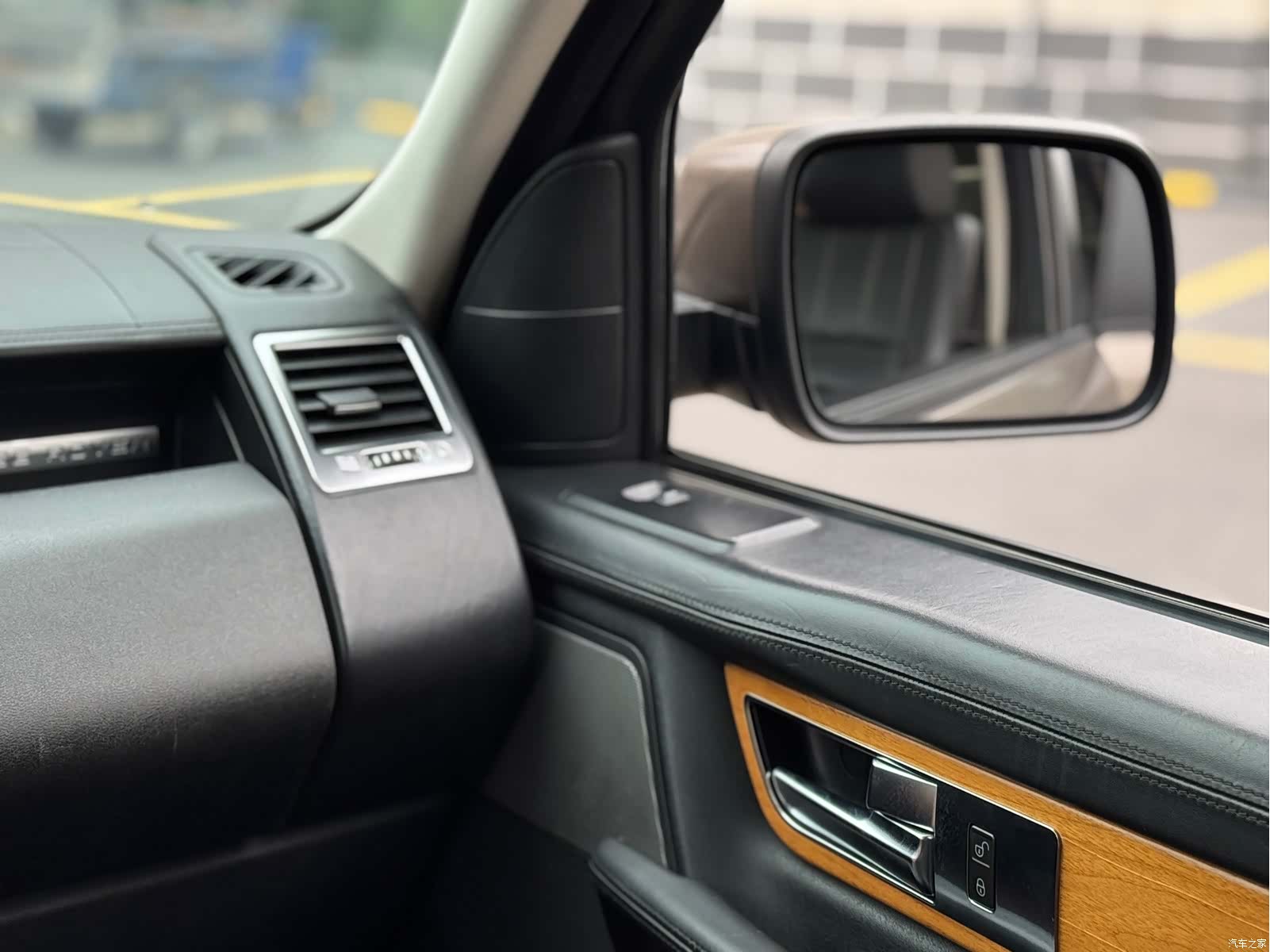 Land Rover Range Rover, 2011 14