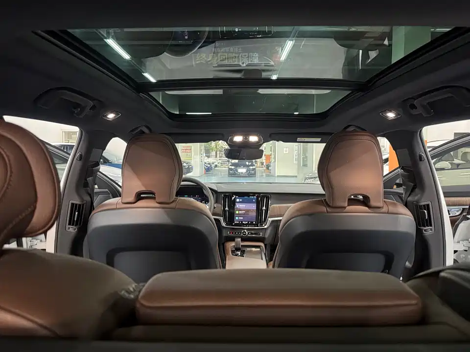 Volvo V90