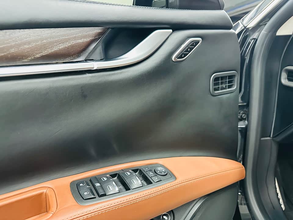 Maserati Ghibli Maserati Ghibli