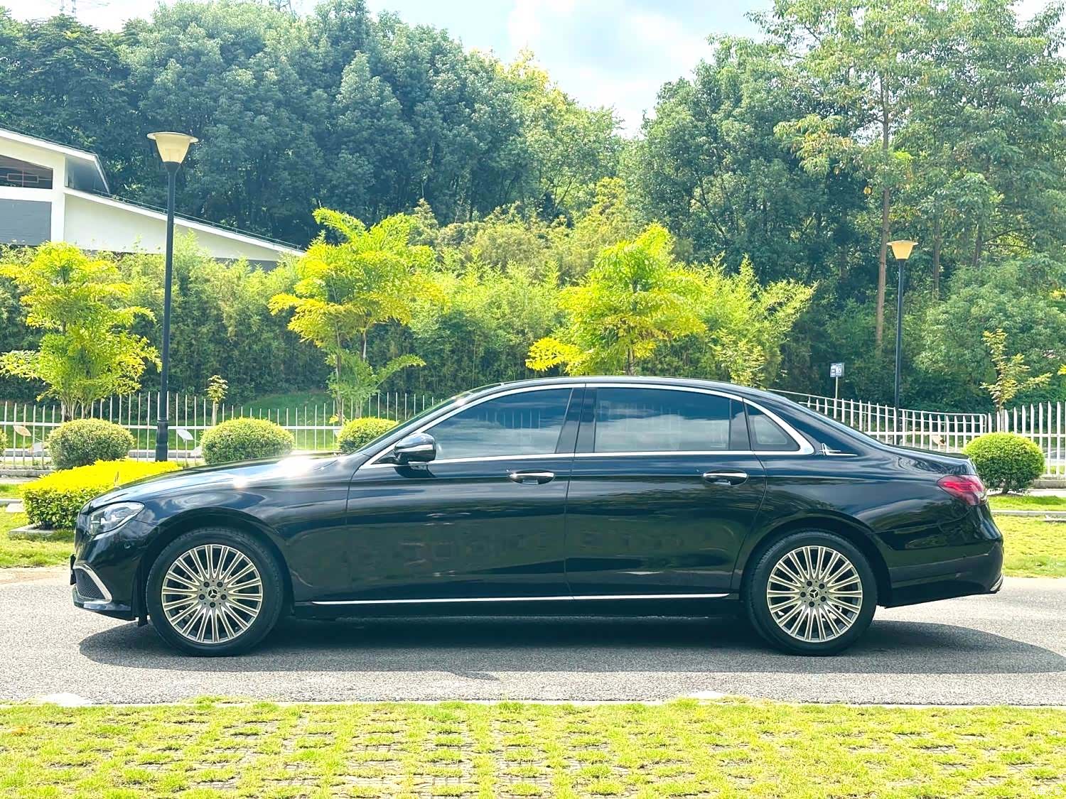 Mercedes-Benz E-Class, 2022 4