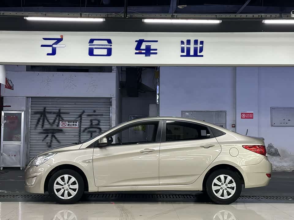 Hyundai Rena
