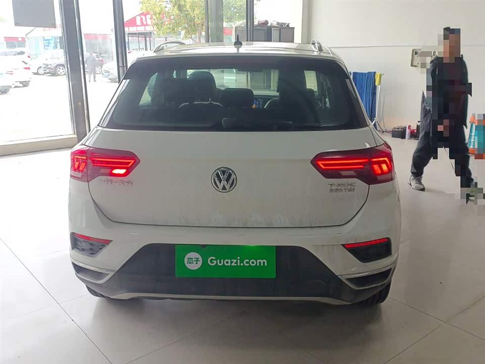 Volkswagen T-ROC exploring Songs