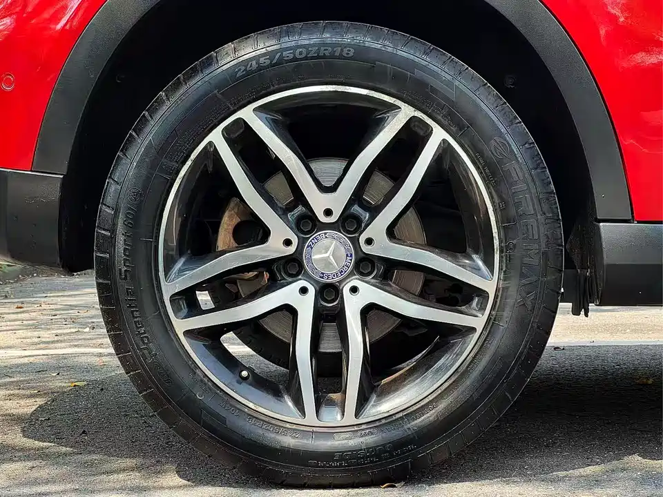 Mercedes-Benz GLA Mercedes-Benz GLA