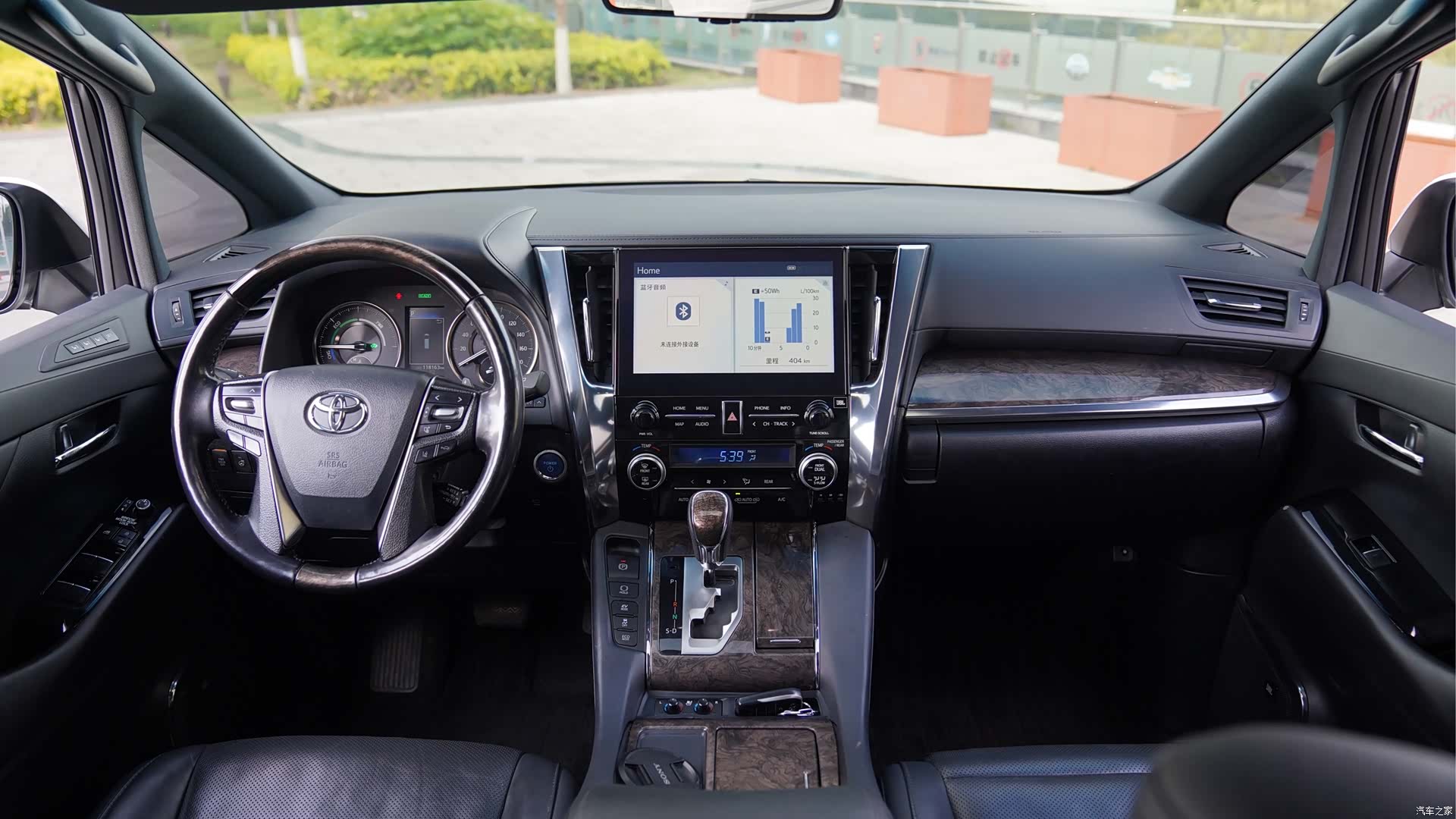 Toyota Alphard, 2022 все фото