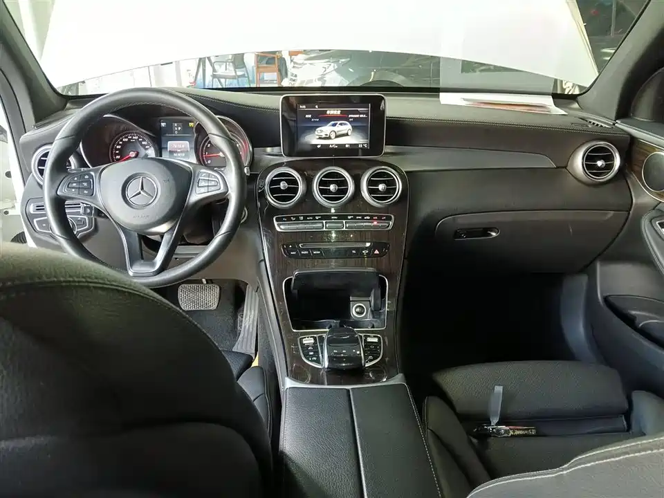 Mercedes-Benz GLC Mercedes-Benz GLC