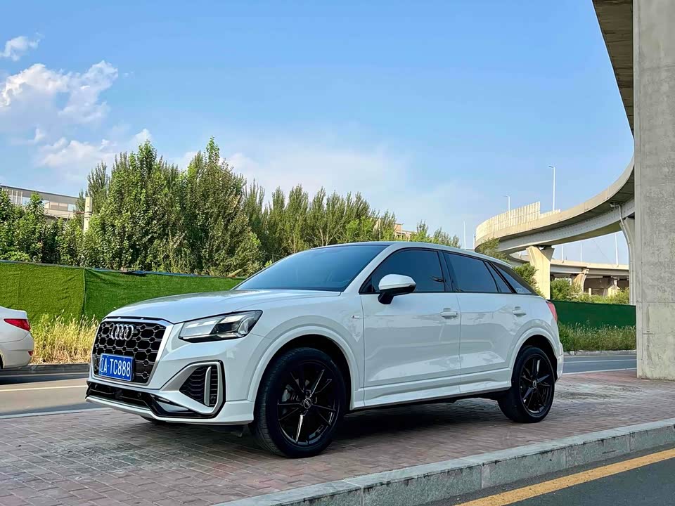 Audi Q2L