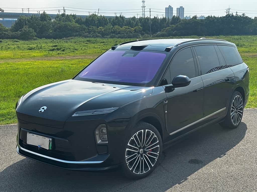 NIO ES8