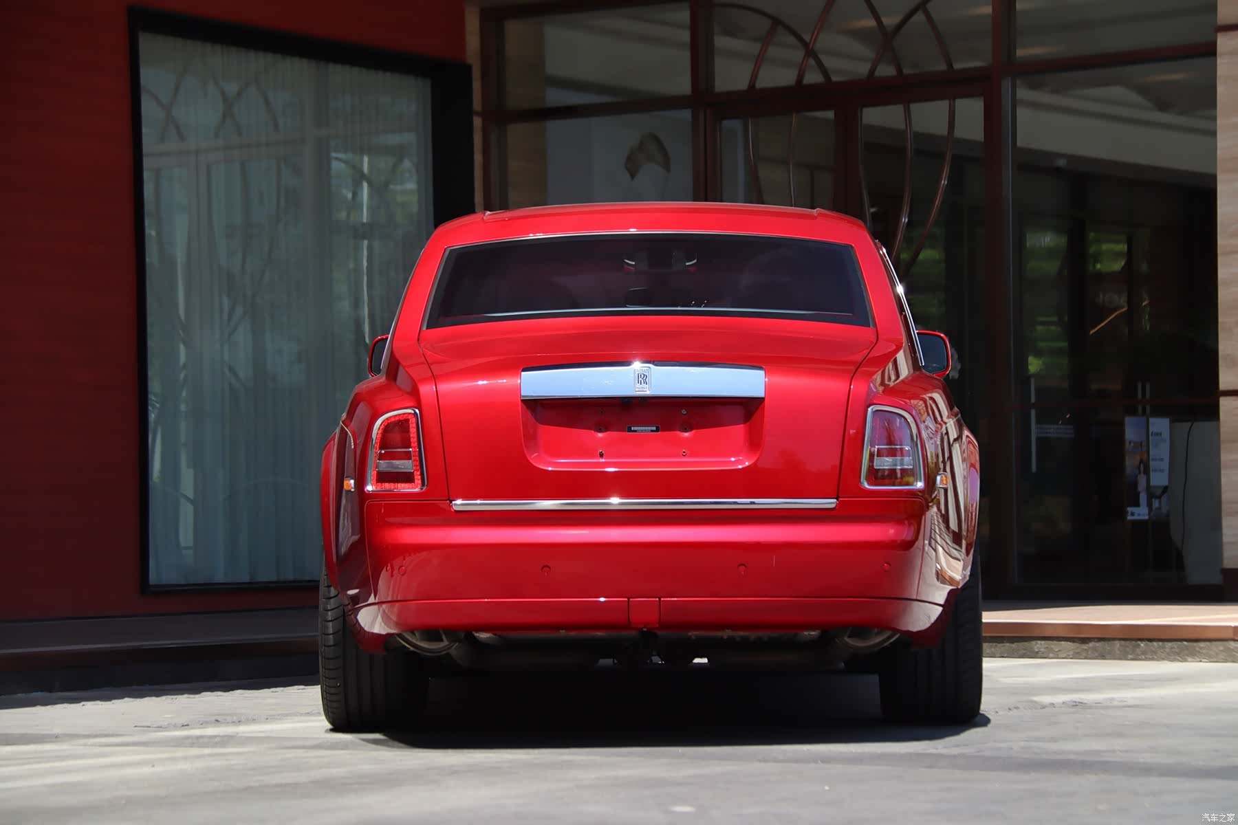 Rolls-Royce Phantom, 2016 13