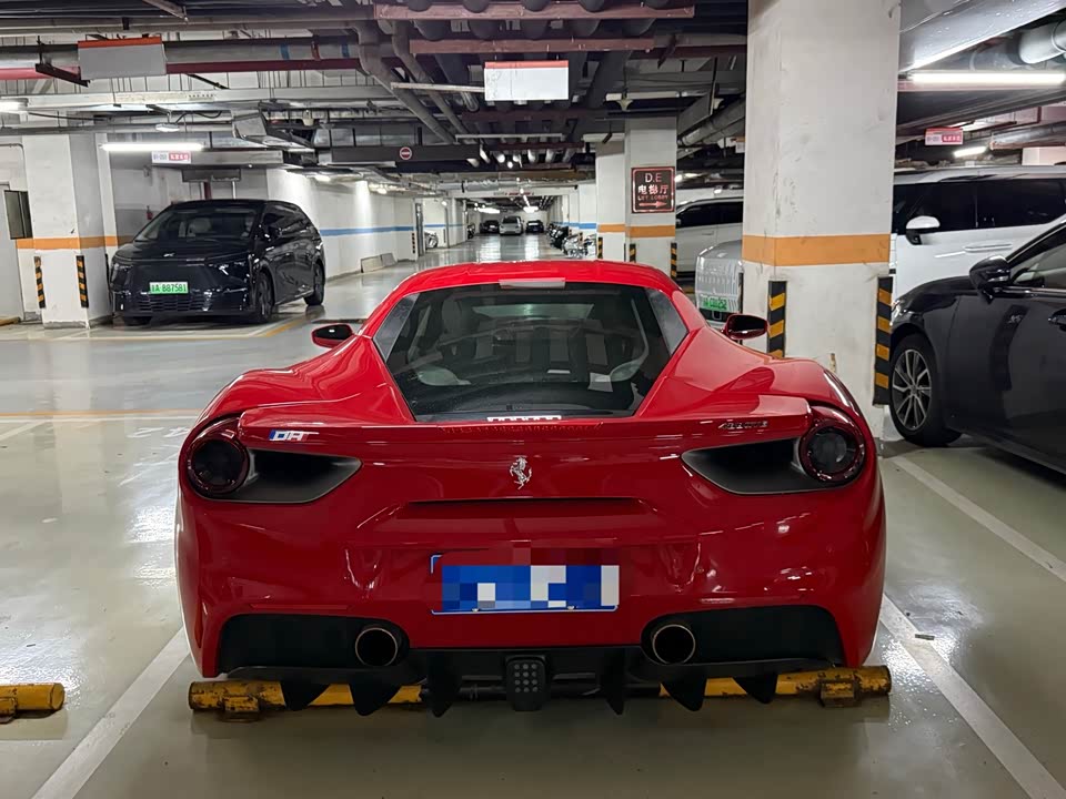 Ferrari 488