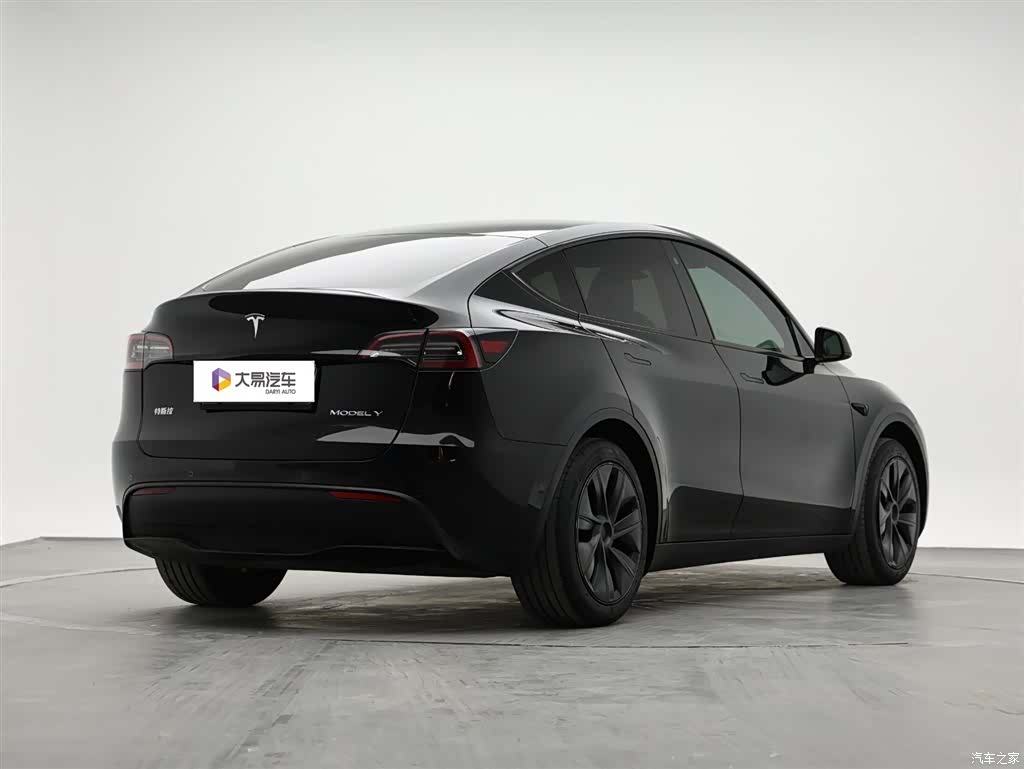 Tesla Model Y, 2023 3