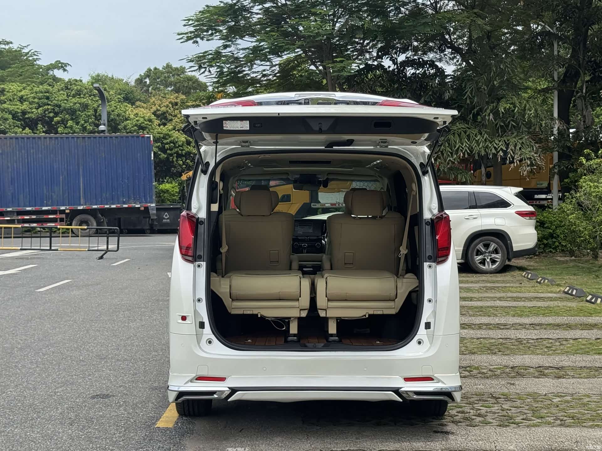 Toyota Alphard, 2020 15