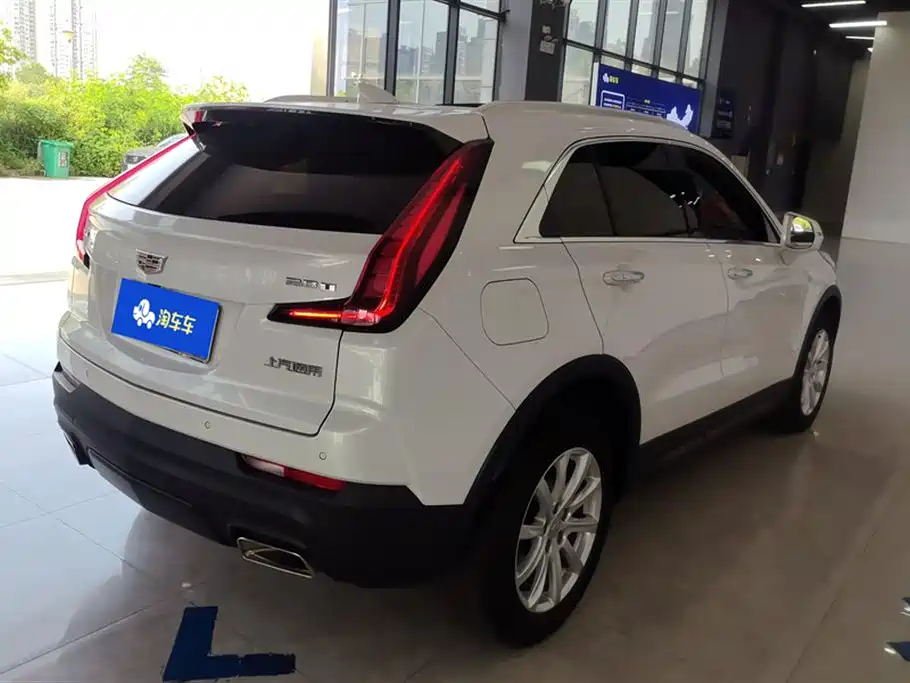 Cadillac XT4