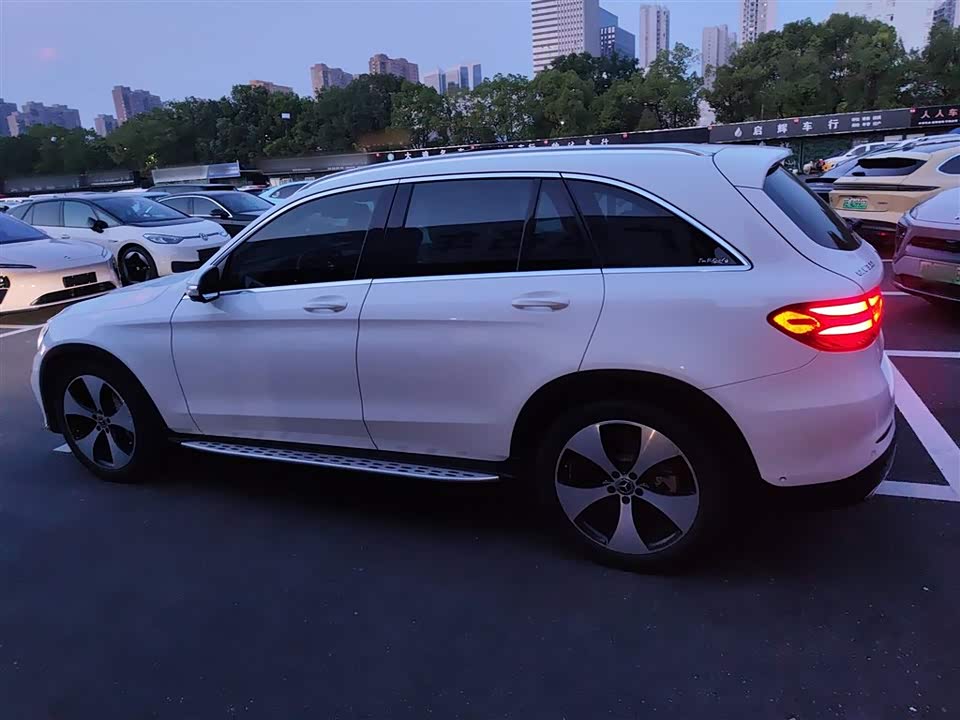 Mercedes-Benz GLC Mercedes-Benz GLC