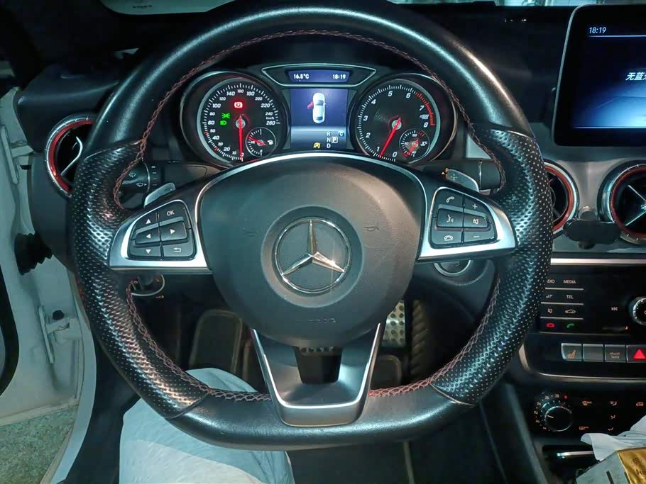 Mercedes-Benz CLA