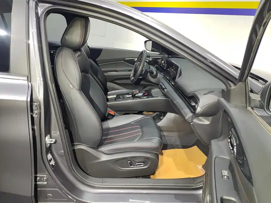 Trumpchi Shadow Leopard