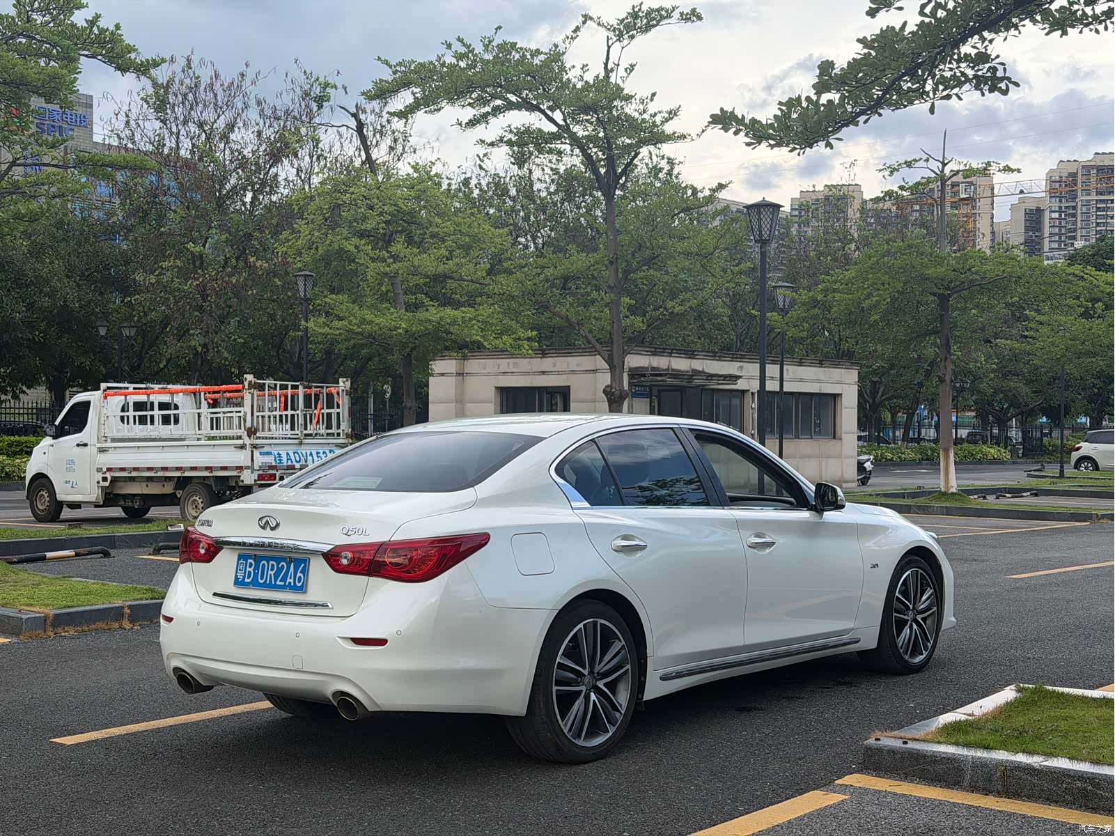 Infiniti Q50L, 2015 9