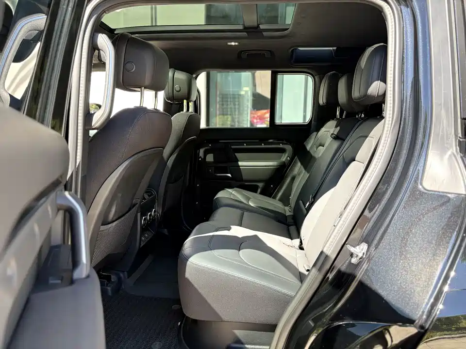 Land Rover guard