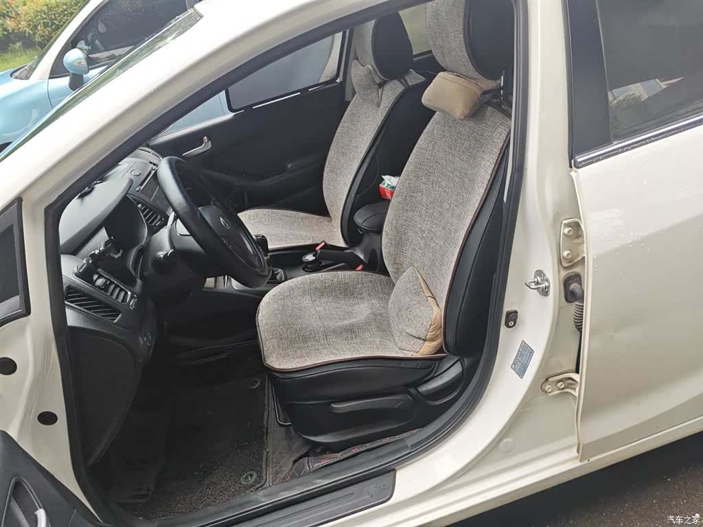 Kia K3, 2014 8