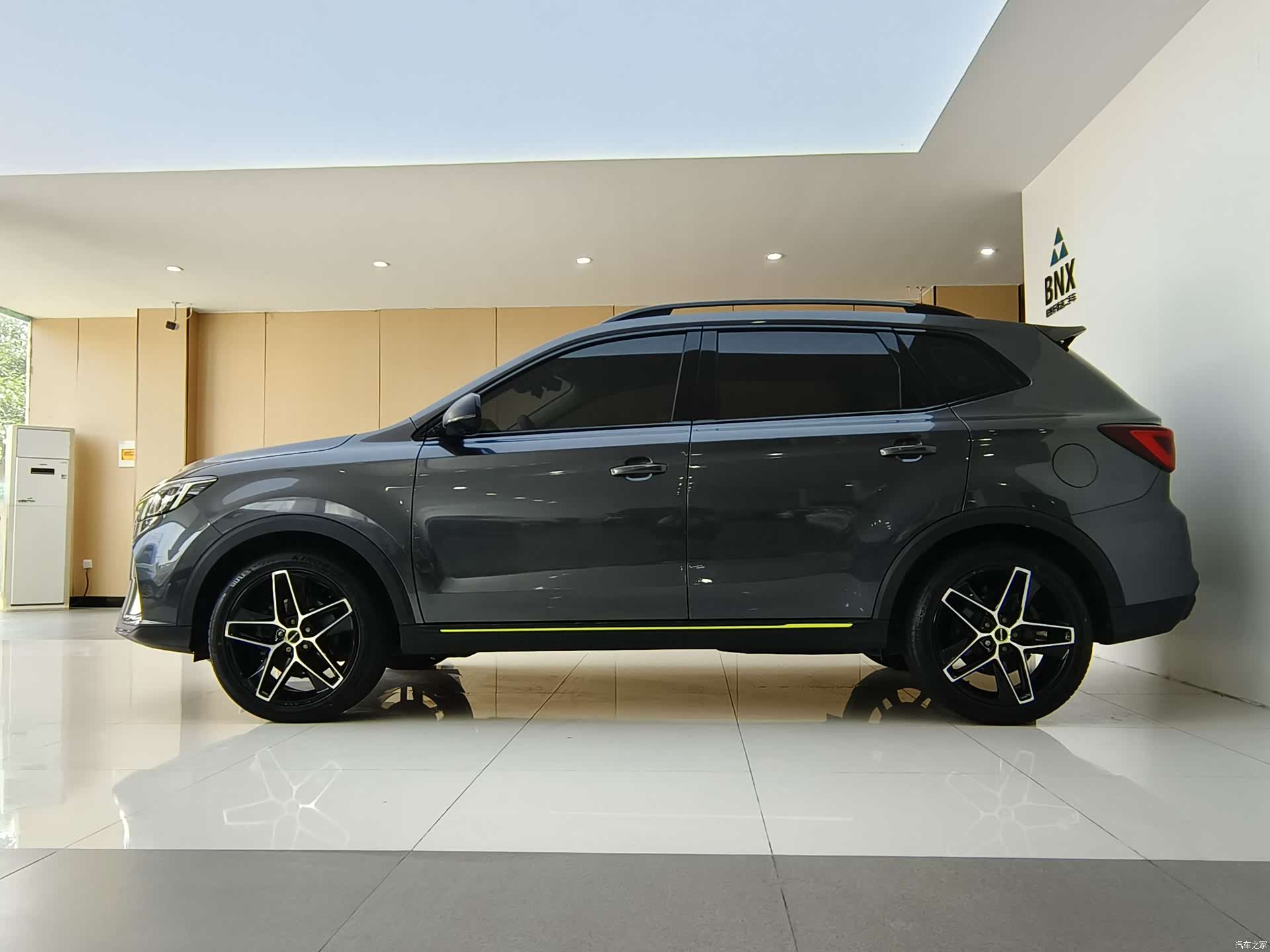 Roewe RX5, 2021 4