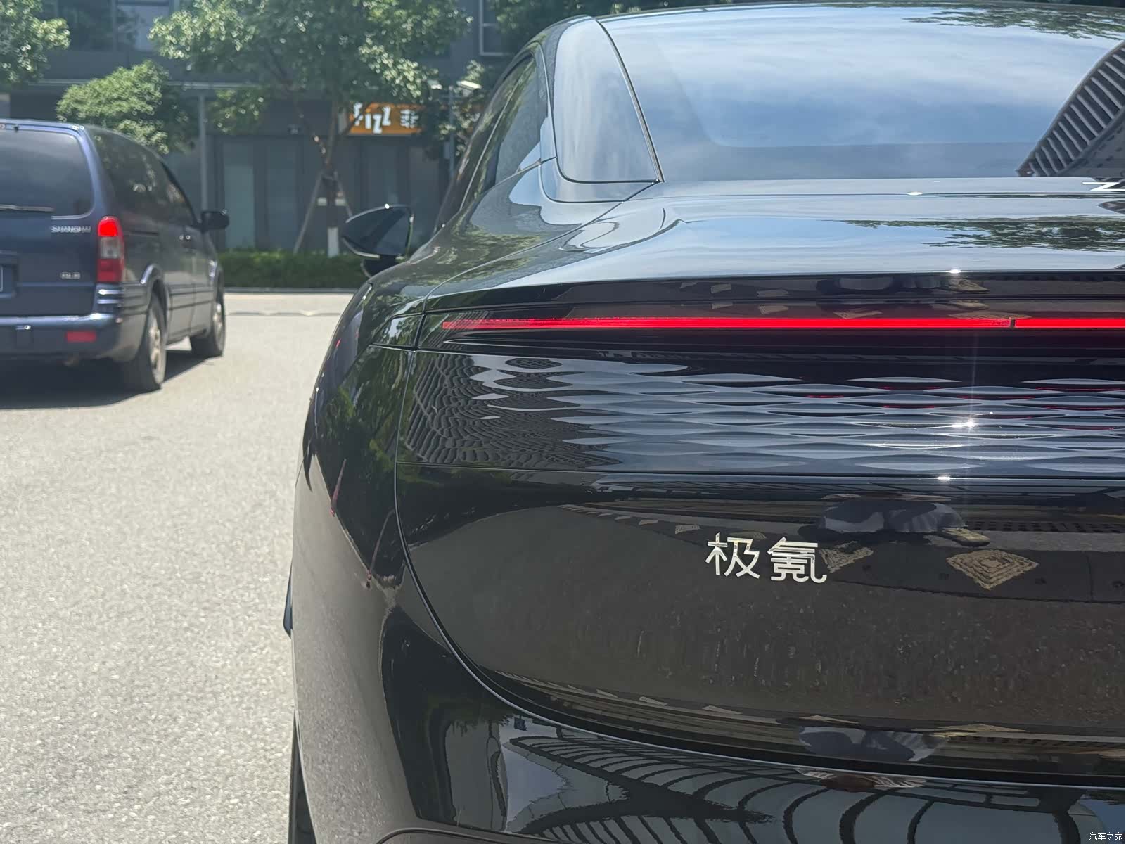 Zeekr 007, 2024 27