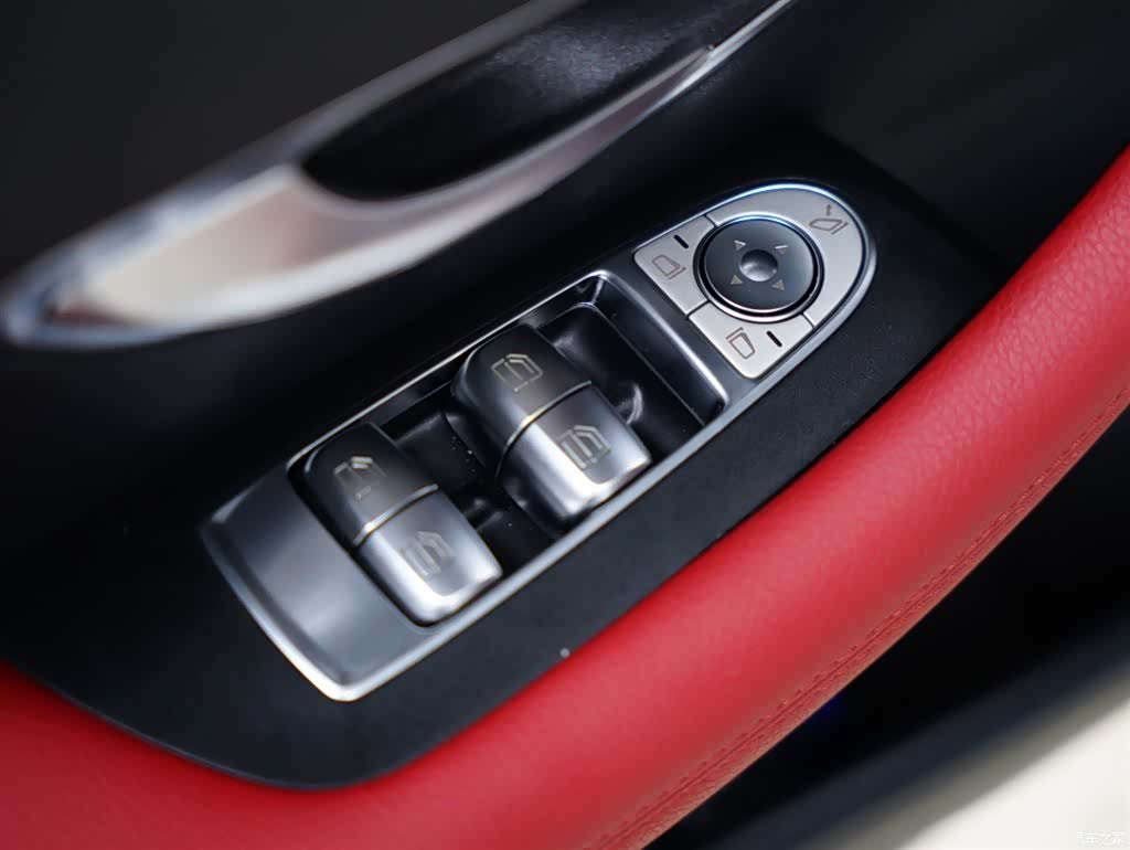 Mercedes-Benz E-Class, 2024 26