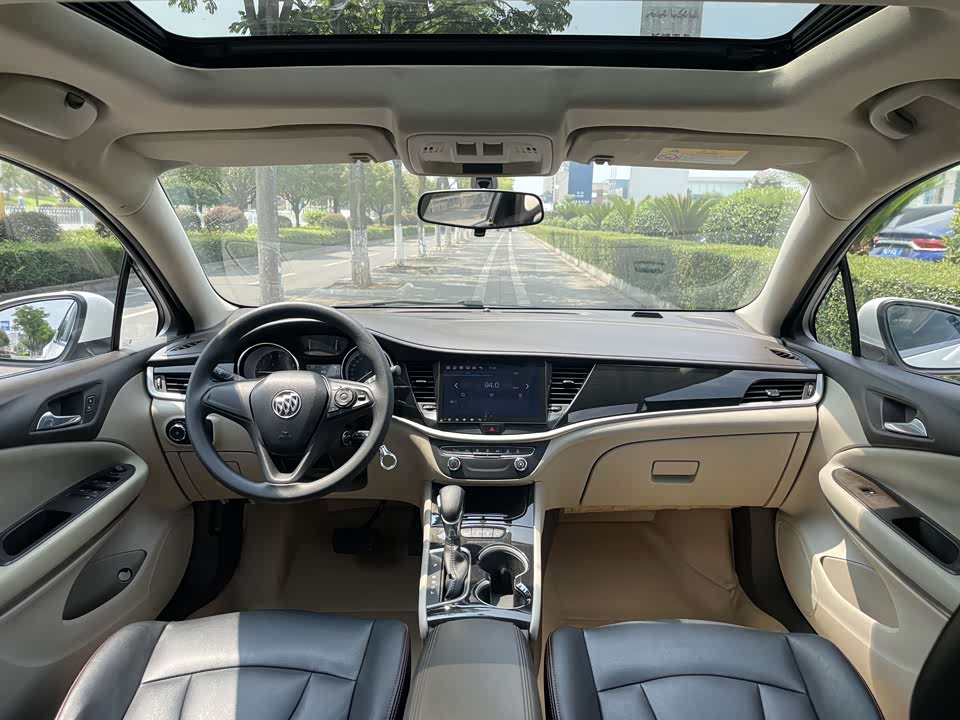 Dongfeng Enshi Car