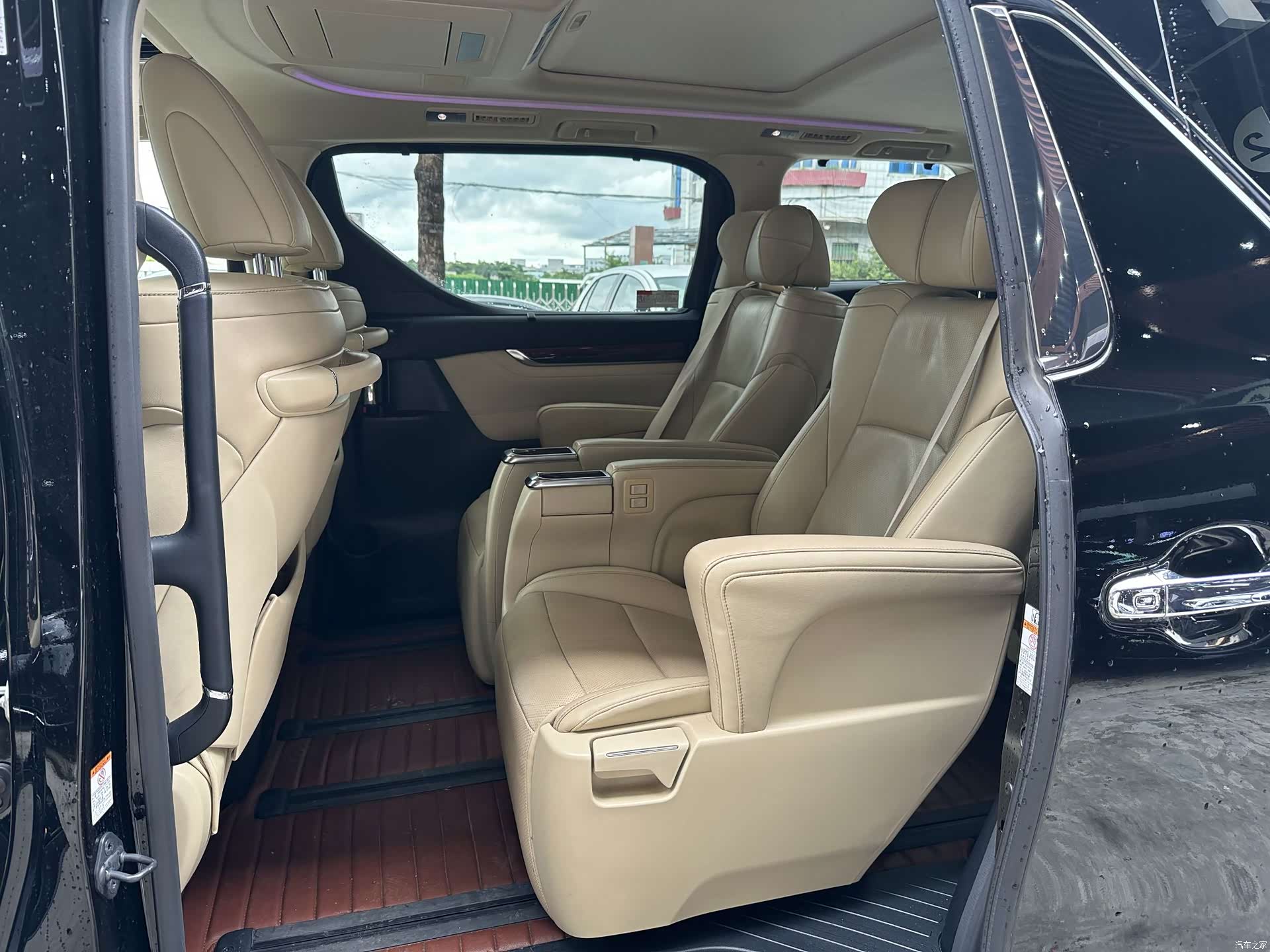 Toyota Alphard, 2017 6