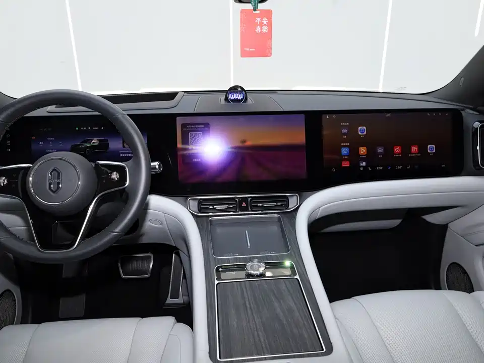 AITO Ask the world M9