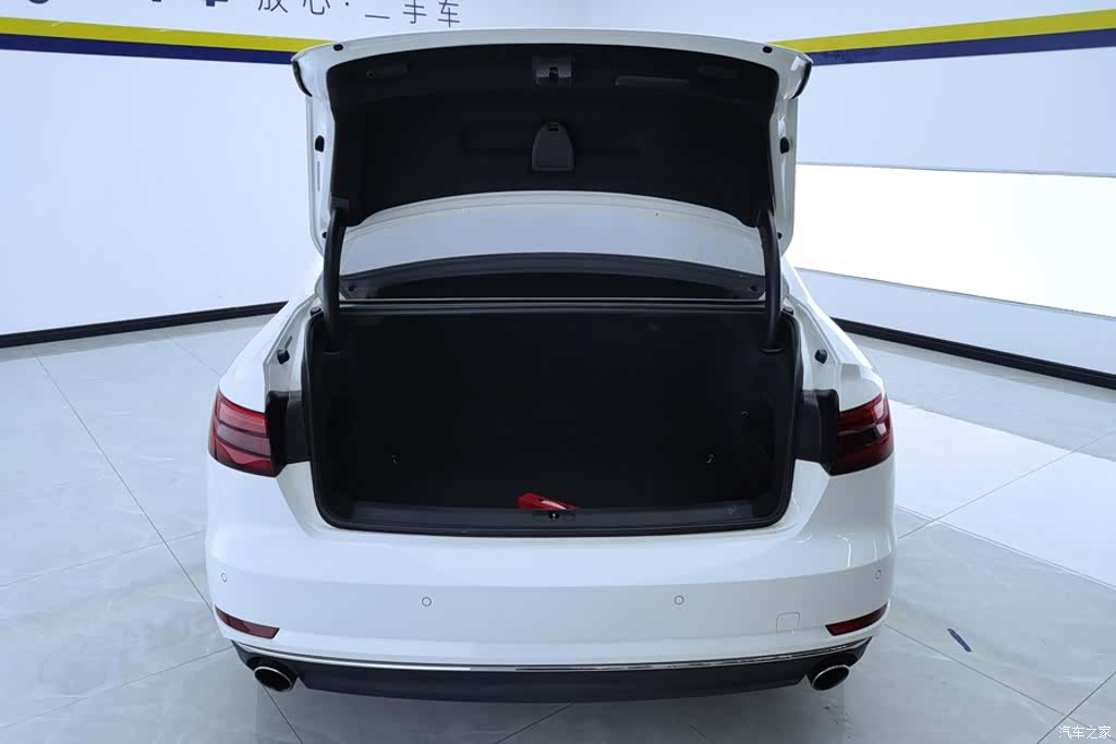 Audi A4L, 2017 4