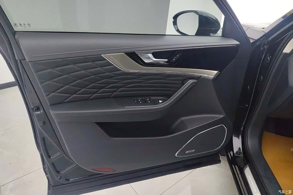 Hongqi HS5, 2022 7
