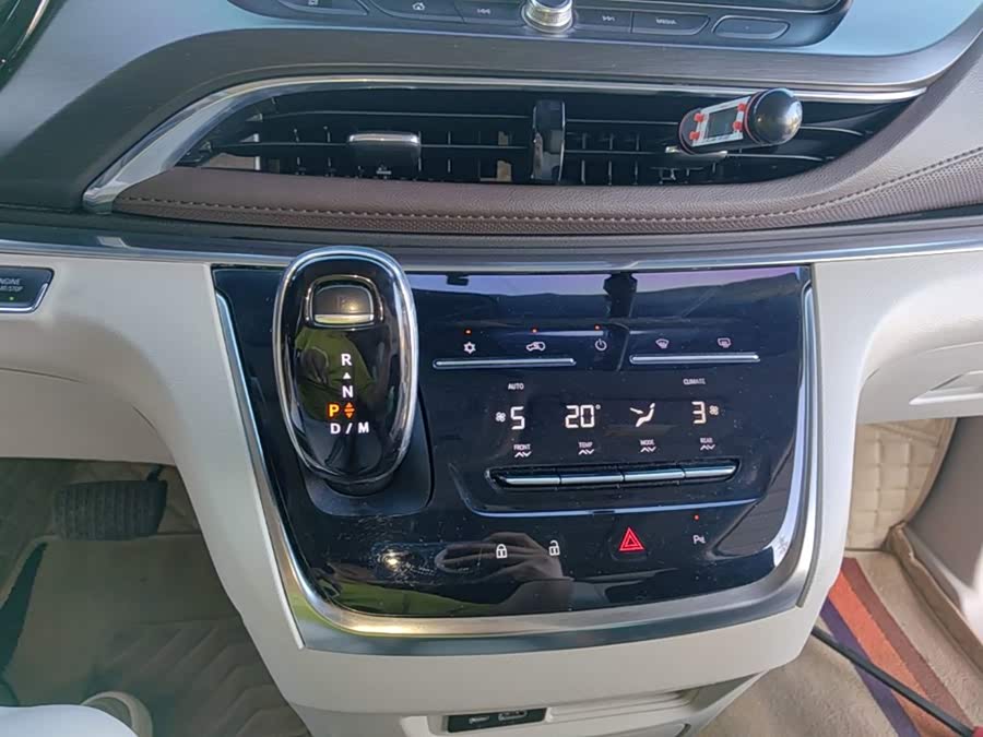 Buick GL8 2022, фото 13