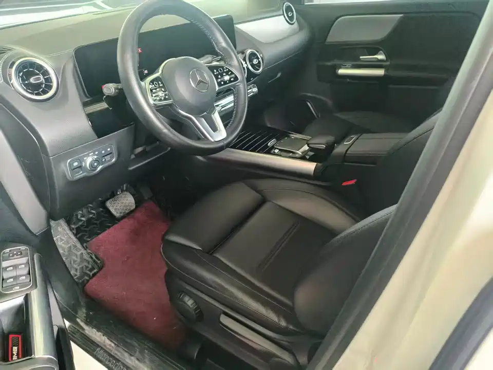 Mercedes-Benz GLA Mercedes-Benz GLA