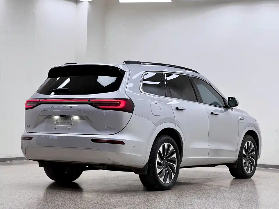 AITO Ask the world M7